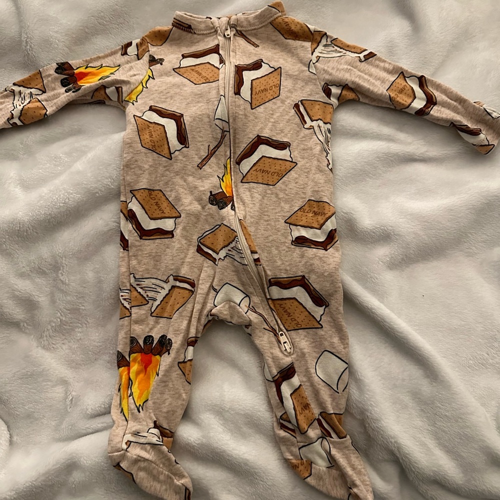 Old Navy smore pajama